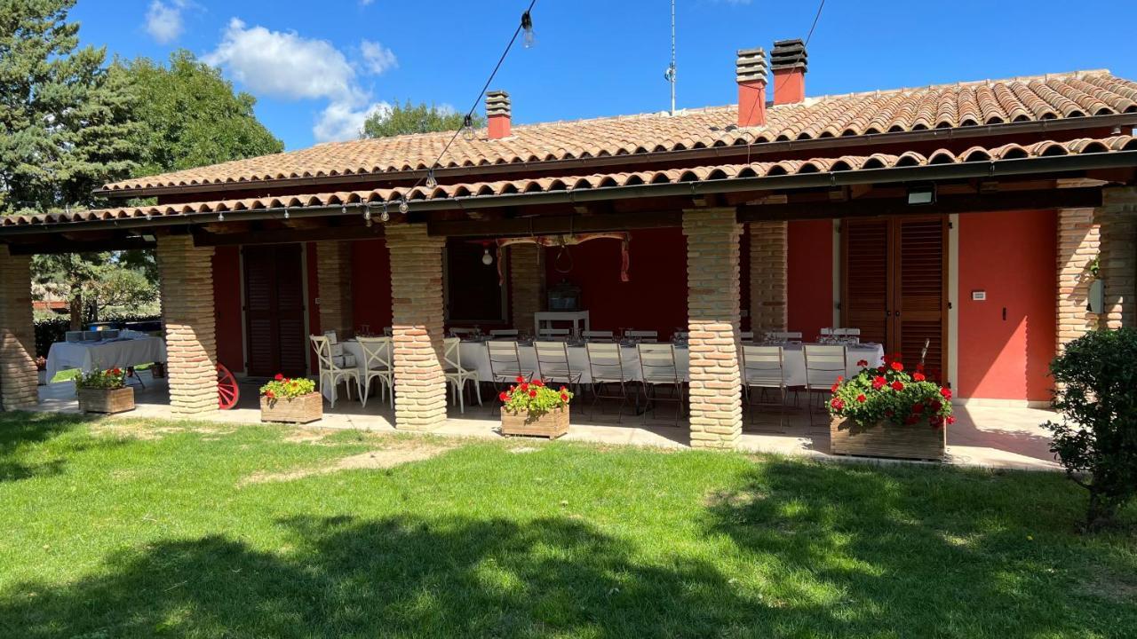 Agriturismo Le Capannacce อูร์บาเนีย ภายนอก รูปภาพ